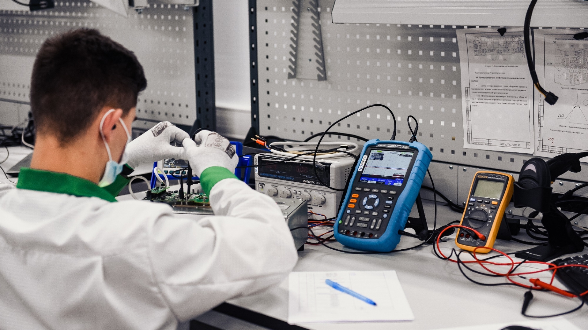 Сборка готовых устройств в корпус