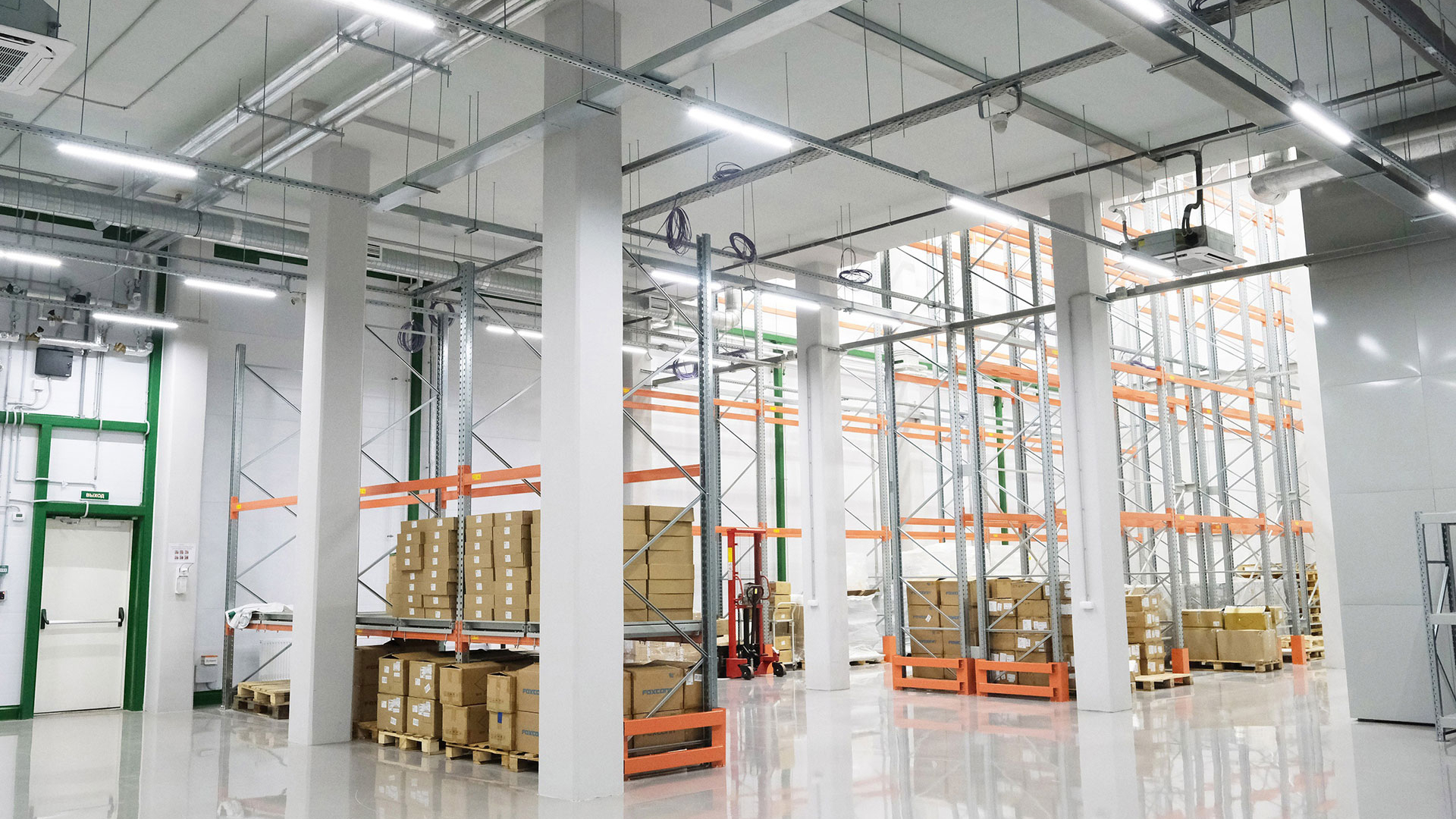 Поставка и хранение печатных плат и компонентов от производителей или дистрибьюторов